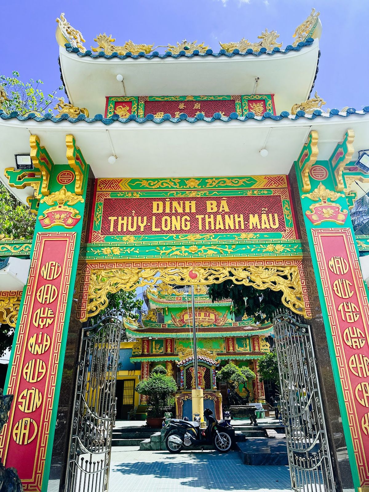 Local sea-and-land goddess temple, Dinh Bà Thủy Long Thánh Mẫu, Phu Quoc