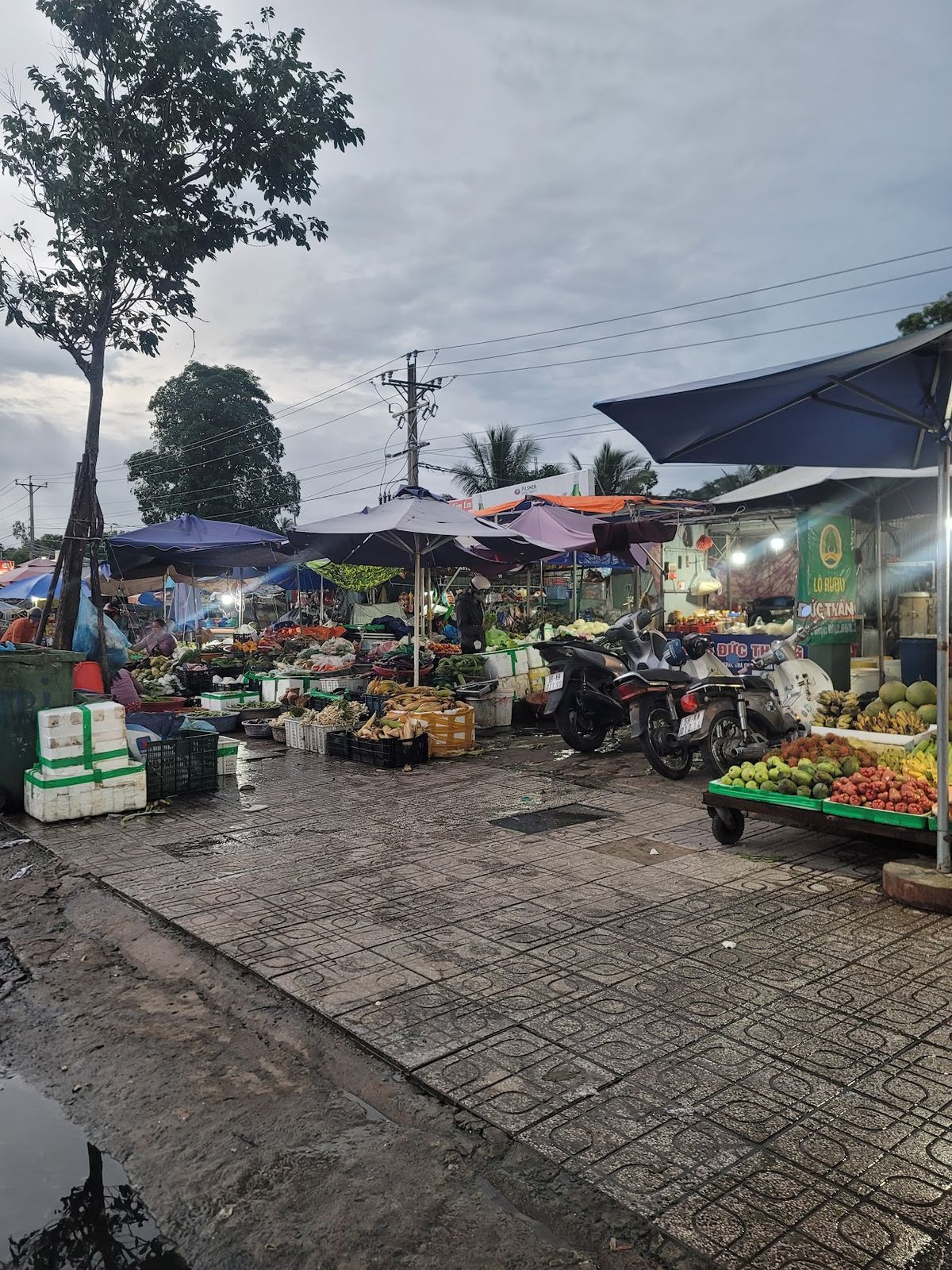 Duong Bao Market photo 4
