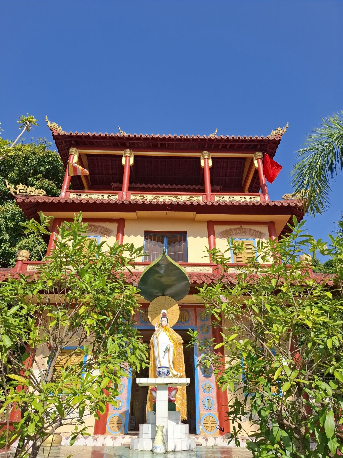 Hung Nhi Son Pagoda photo 2