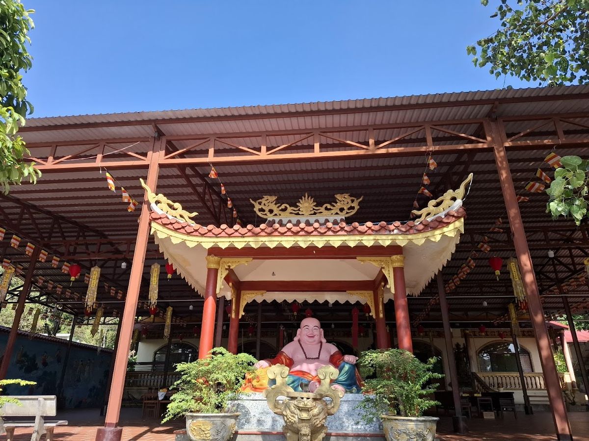 Quiet hillside pagoda, Hung Nhi Son Pagoda, Phu Quoc