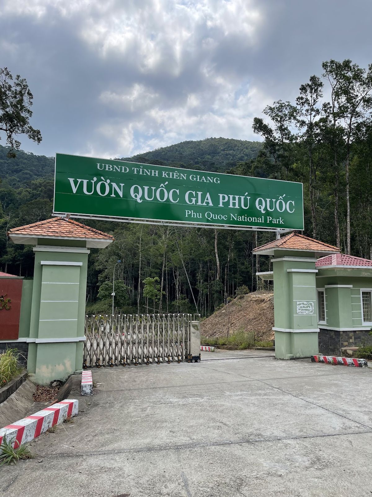 Gateway to over 31,000 hectares of tropical rainforest, Điểm tham quan VQG Phú Quốc