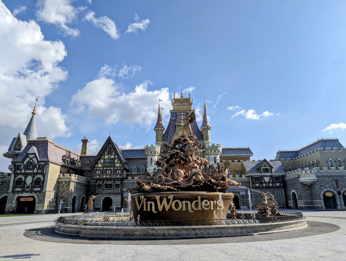 Vinwonders Fountain photo 2