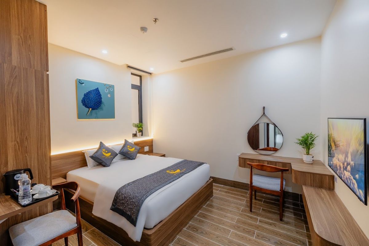 Alba Sand Hotel and Spa Phú Quốc pool and grounds in Bai Sao