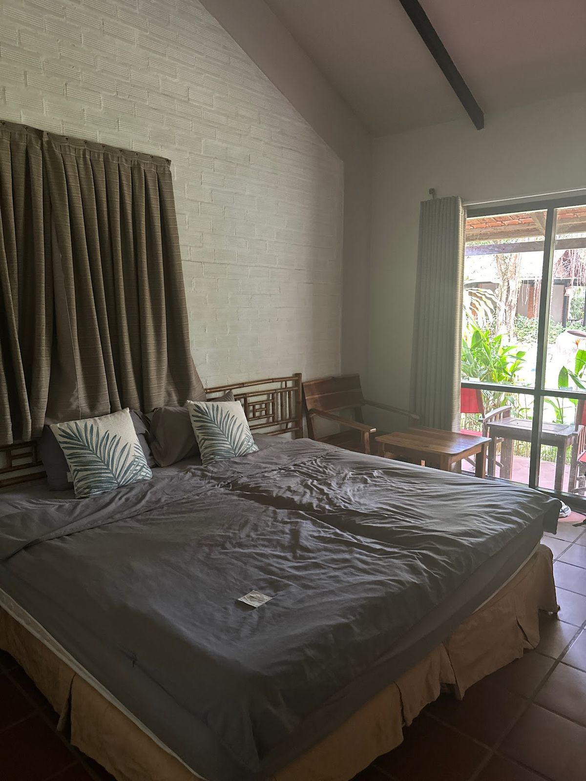 An Nhien Retreat Phu Quoc pool and grounds in Long Beach