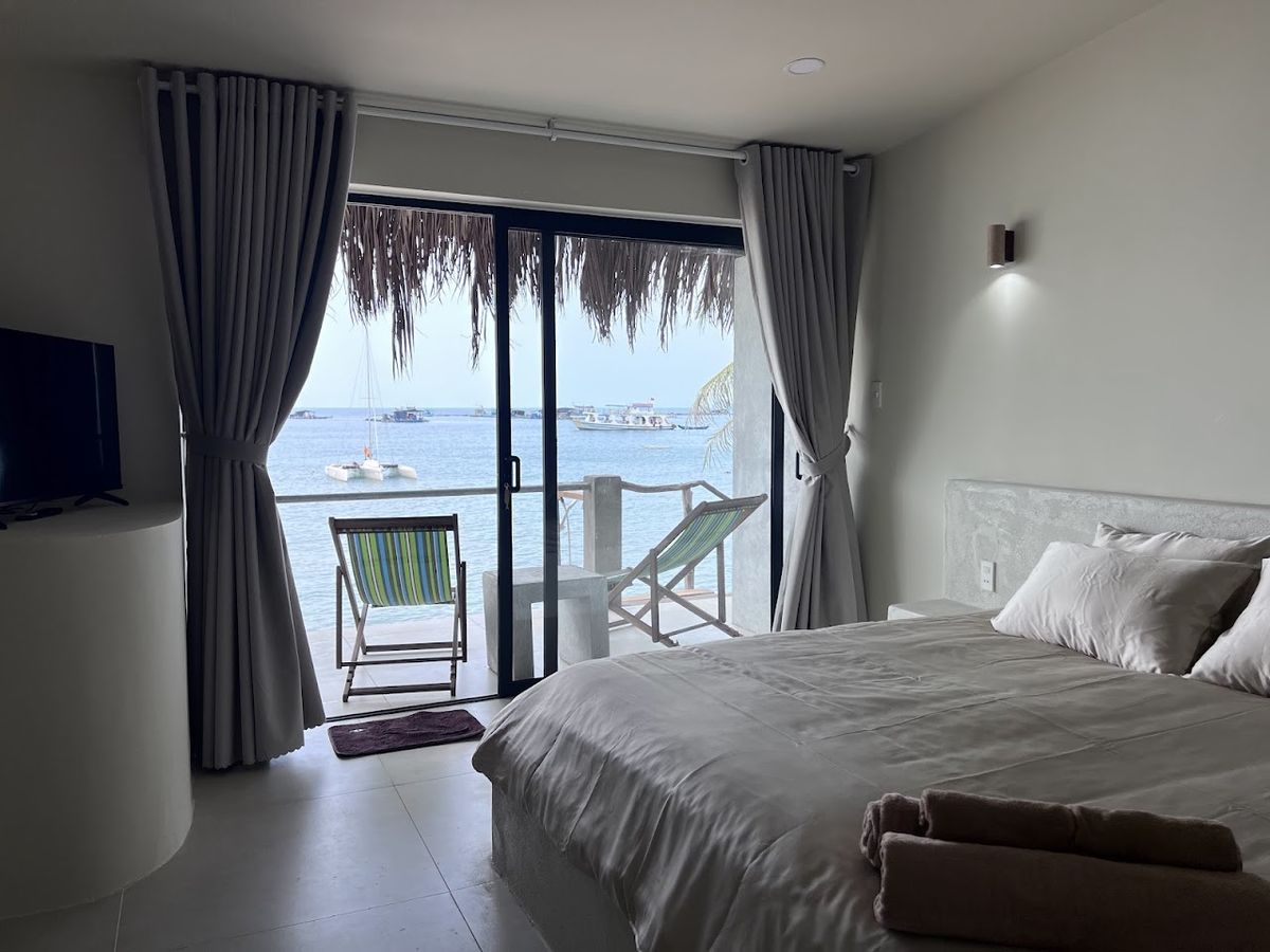 Anchovy Beachfront Villas pool and grounds in Ganh Dau