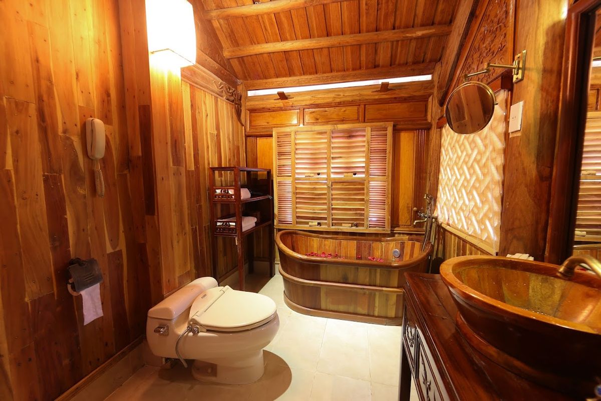 Ancient Village Resort room interior in Long Beach