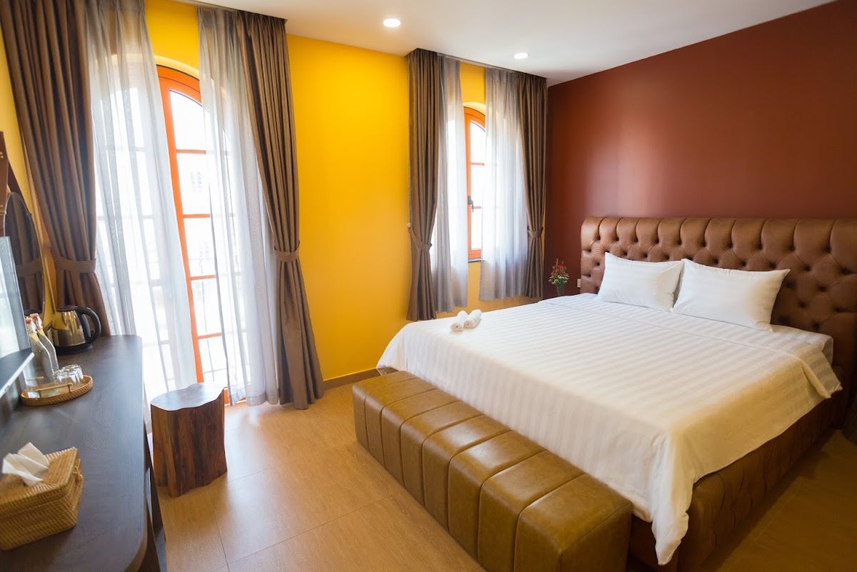 AT HOTEL & CAFE PHÚ QUỐC pool and grounds in An Thoi