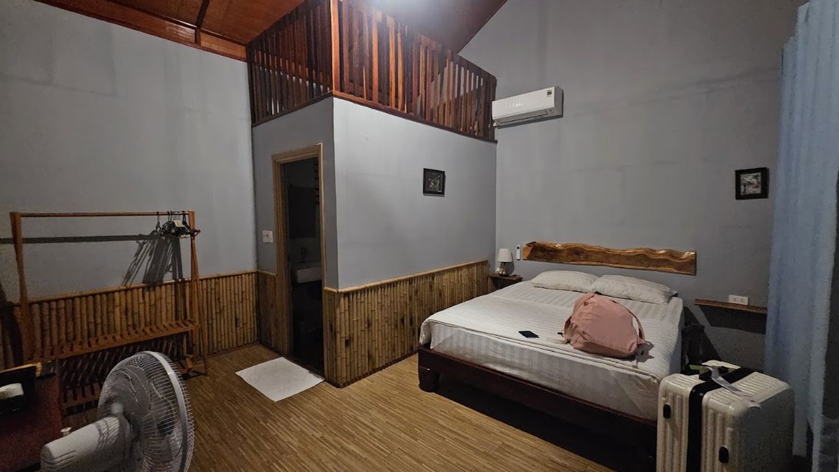 Bebe Homestay pool and grounds in Ong Lang