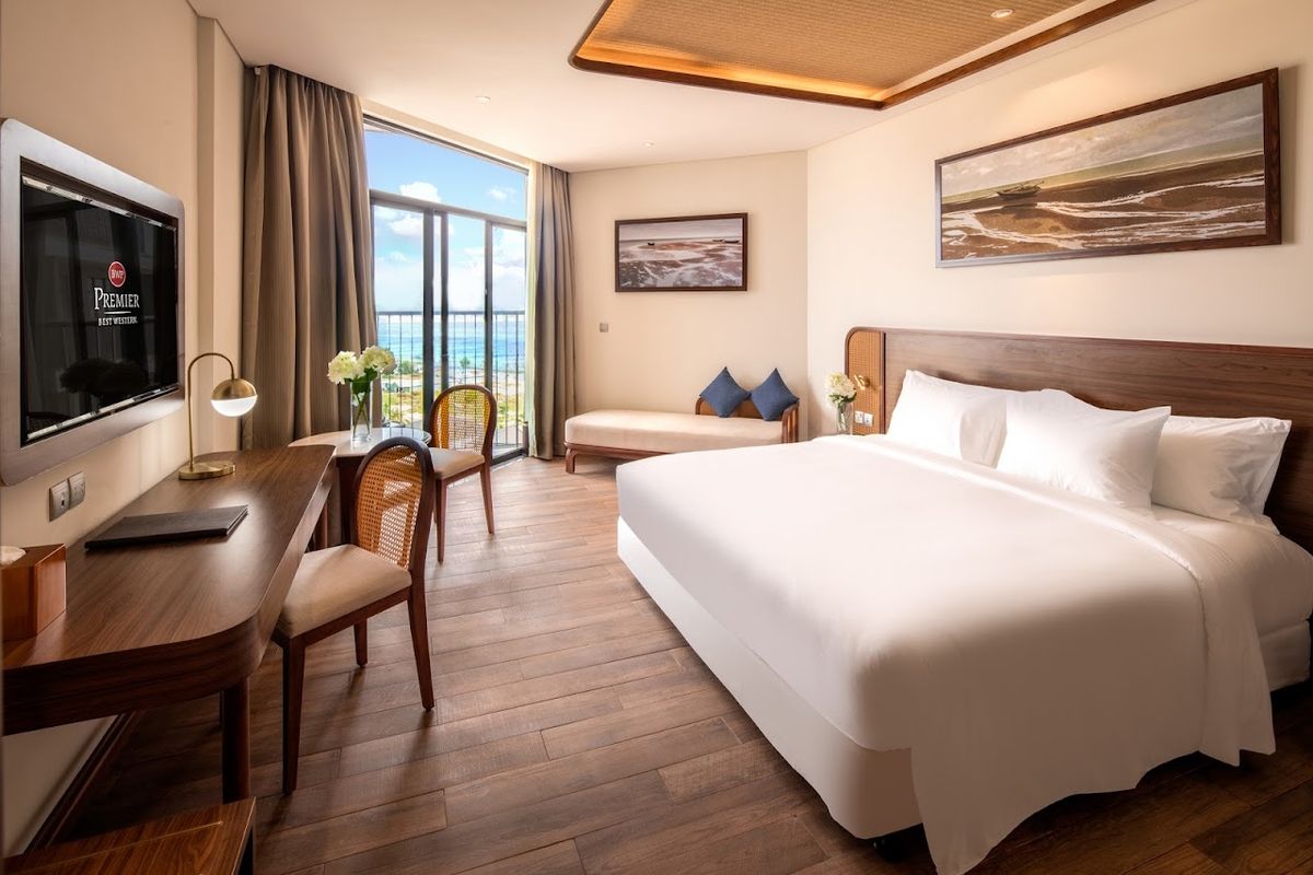 Best Western Premier Sonasea Phu Quoc pool and grounds in Long Beach