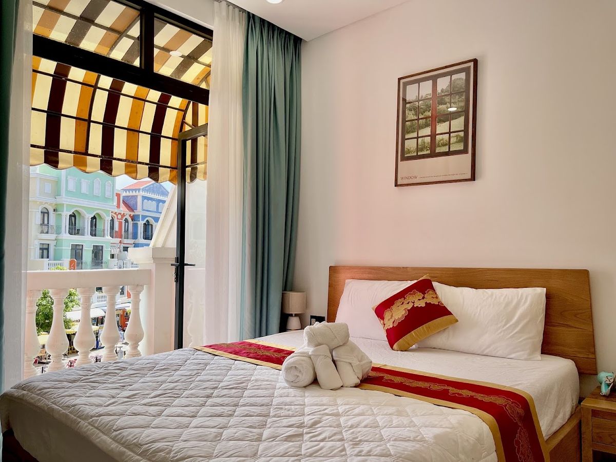 Biển Nhớ Homestay & Spa Phú Quốc pool and grounds in Long Beach