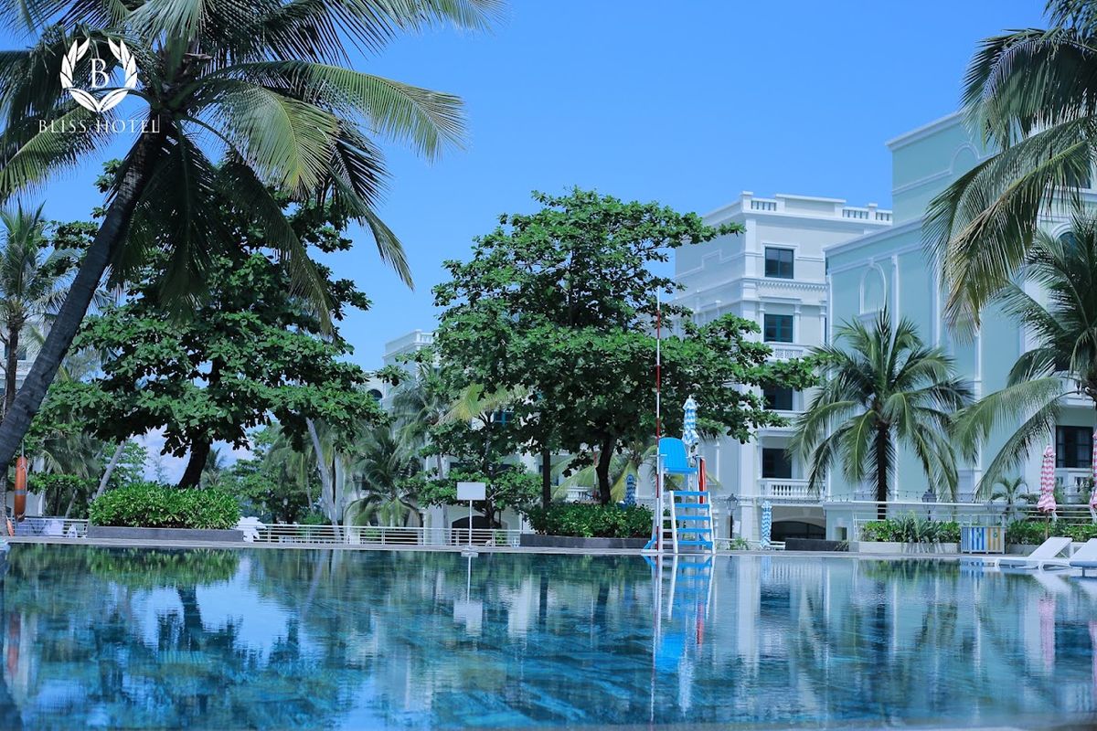 Bliss Hotel Phu Quoc exterior in Long Beach