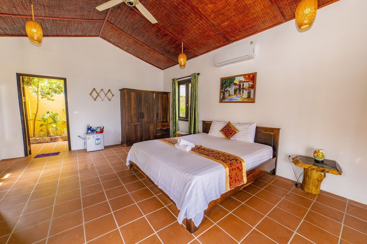 Dugong Phu Quoc Resort pool and grounds in Duong Dong