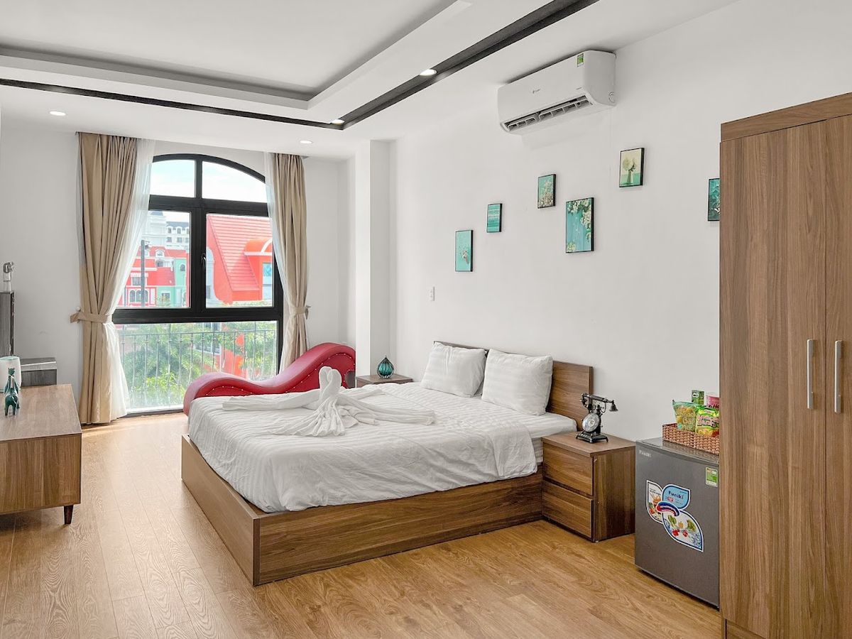 Erra Homestay Phú Quốc pool and grounds in Ganh Dau