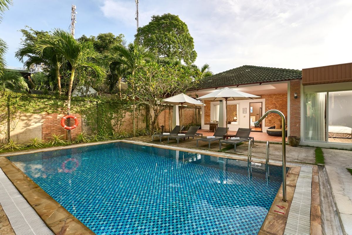 Famiana Green Villa exterior in Long Beach