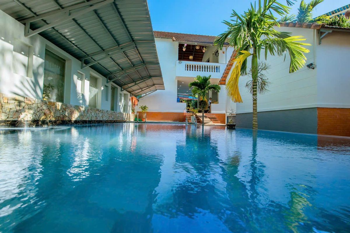 Familia Resort room interior in Long Beach