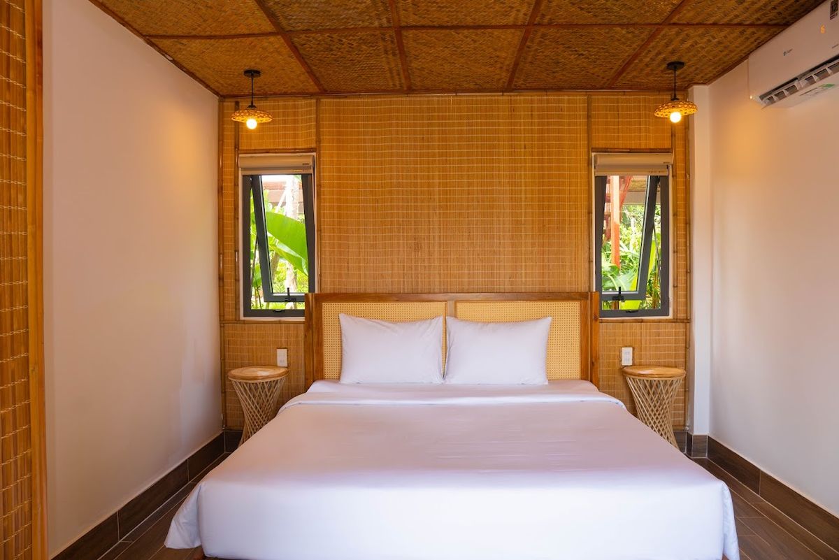 Forest Home Phú quốc pool and grounds in Ong Lang