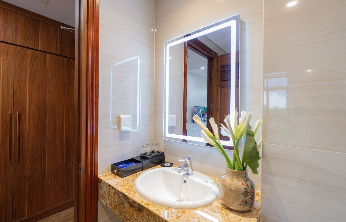 Golden Mountain Hotel room interior in Ganh Dau