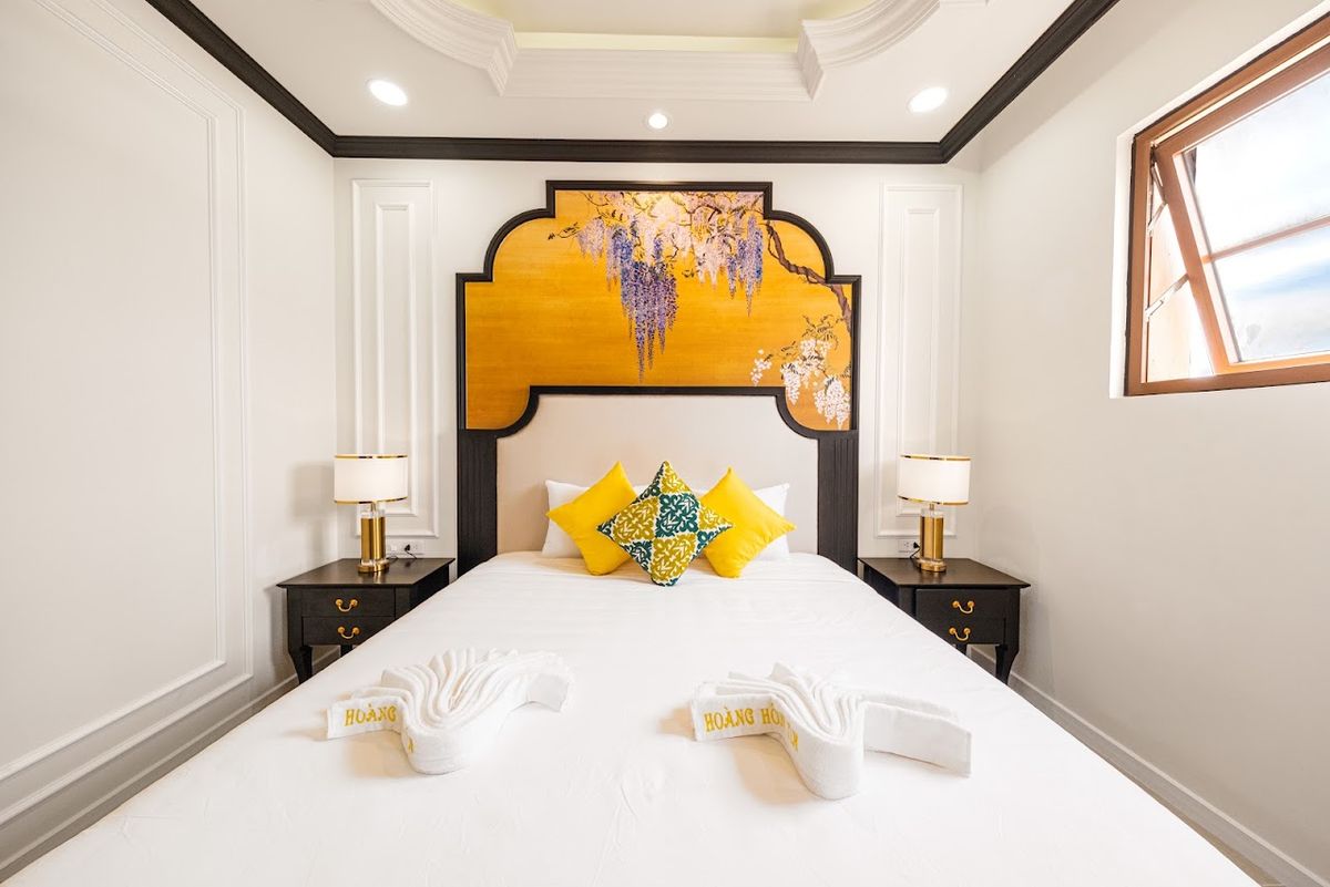 Hoàng Hôn Tím Boutique Hotel pool and grounds in An Thoi