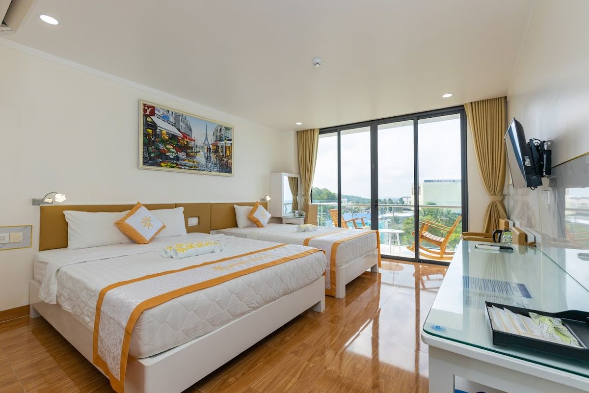 HOME PARK HOTEL - PHU QUOC ISLAND BEACH pool and grounds in Long Beach