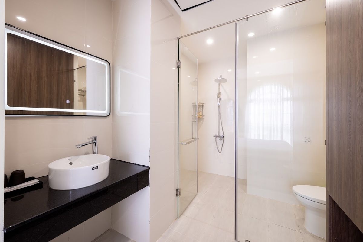 Hồng Chúc Hotel room interior in An Thoi