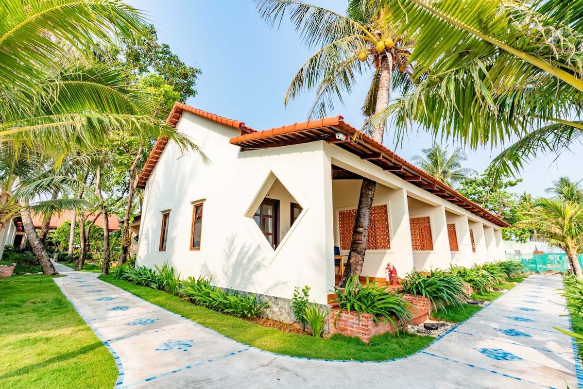 Hula Hula Seafront Phu Quoc exterior in Long Beach