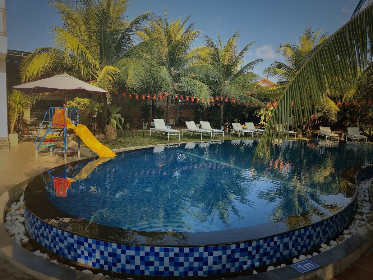 Hung Vuong Resort room interior in Ong Lang