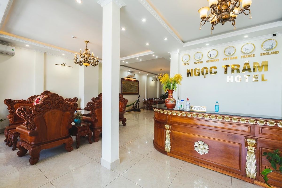Khách sạn Ngọc Trâm room interior in Ong Lang