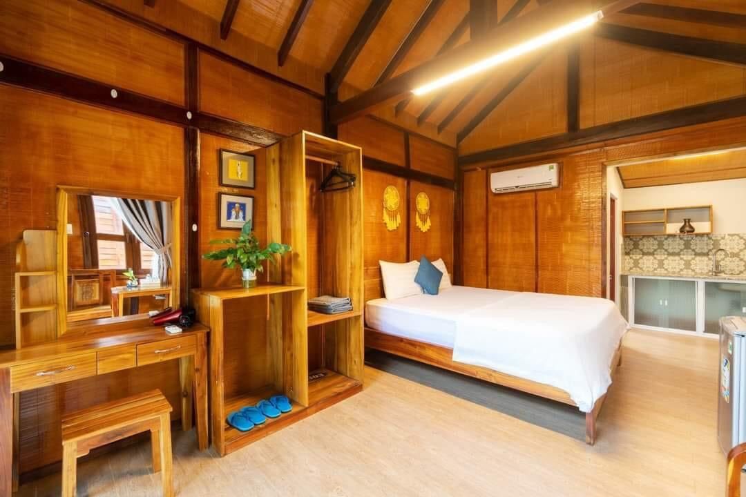 Khu Nghỉ Dưỡng Green Bungalow Phú Quốc pool and grounds in Ong Lang