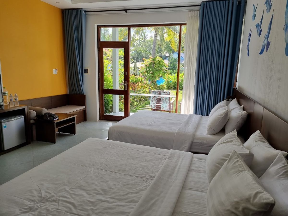Kingo Retreat Resort Ong Lang Phu Quoc pool and grounds in Ong Lang