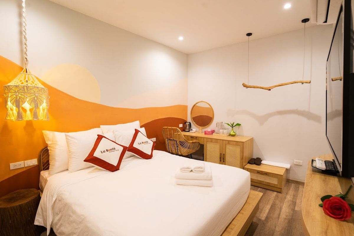 La Bonte Boutique Home Phú Quốc pool and grounds in Ong Lang