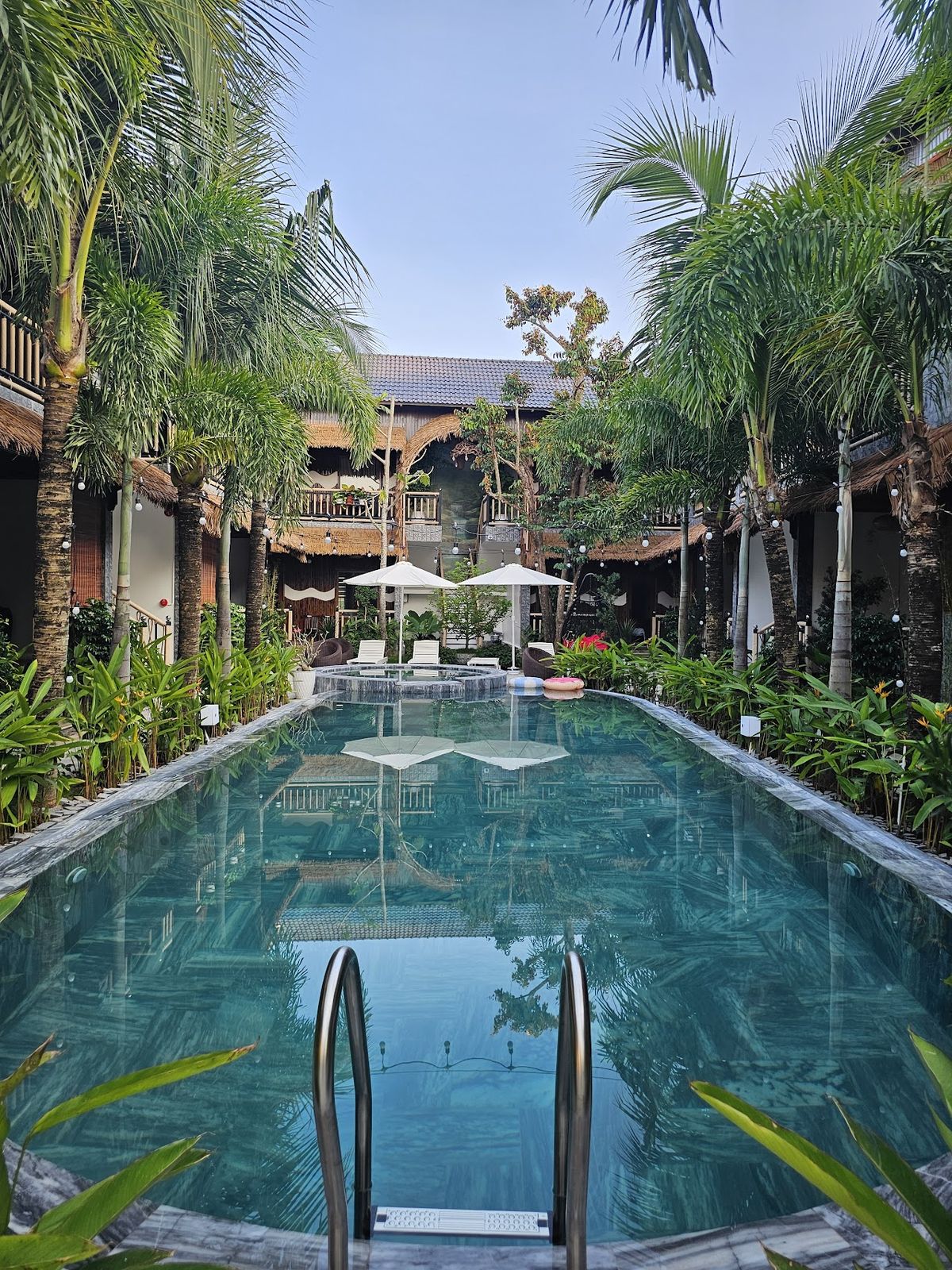 Le Bambou Resort & Spa room interior in Ong Lang