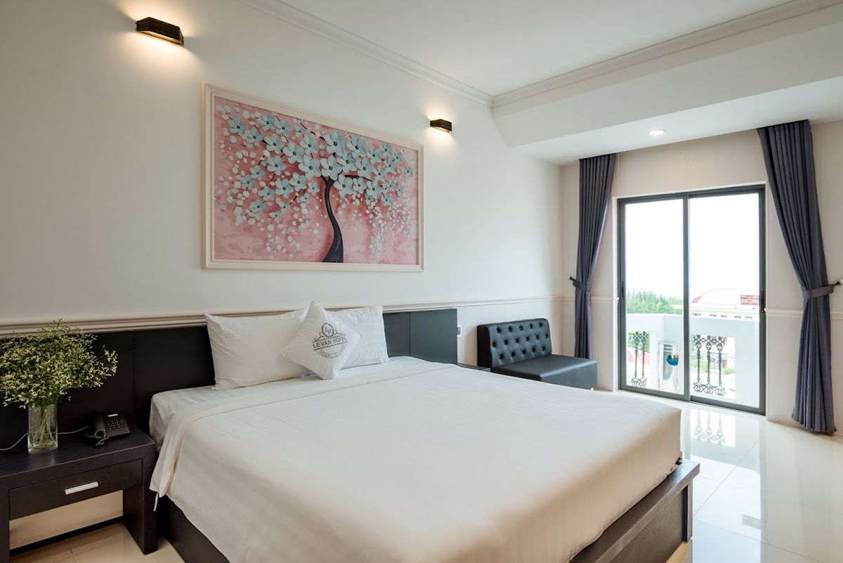 Levan Hotel Phu Quoc pool and grounds in Duong Dong