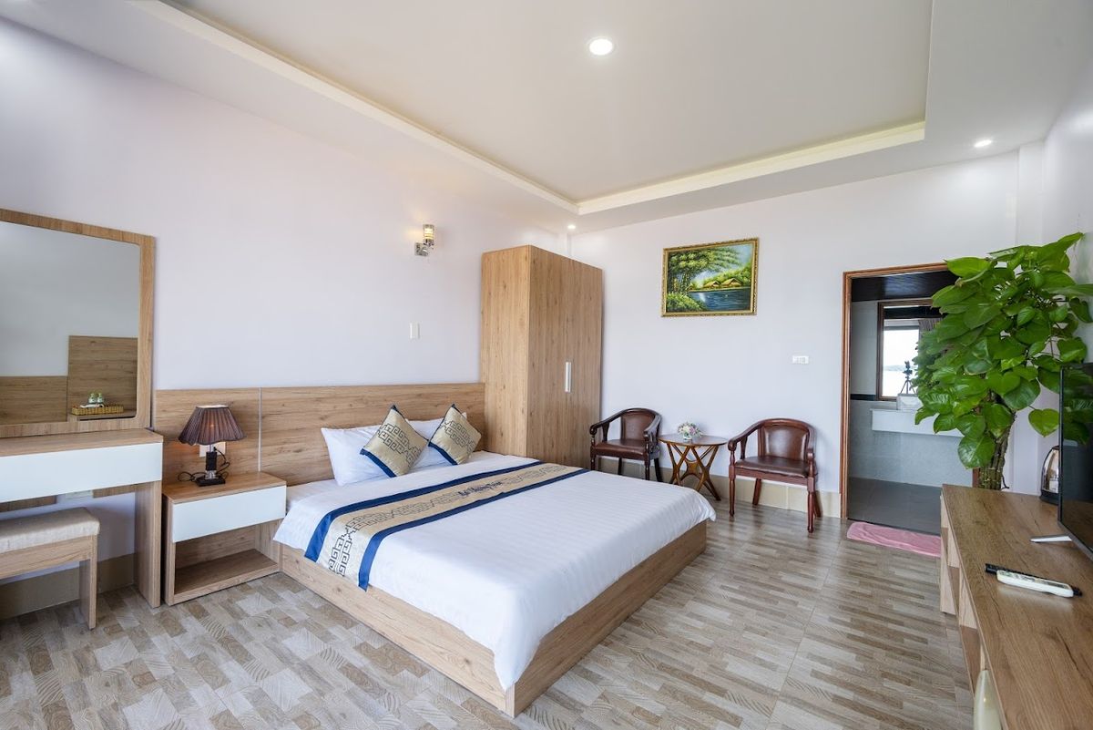 Mai Phương Resort Phú Quốc pool and grounds in Bai Dai