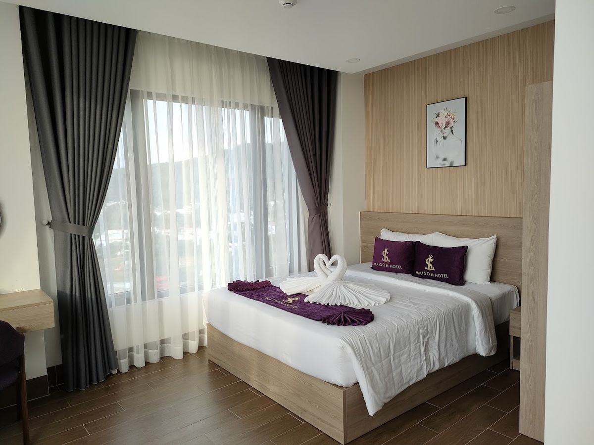 Maison Phu Quoc Hotel pool and grounds in Duong Dong