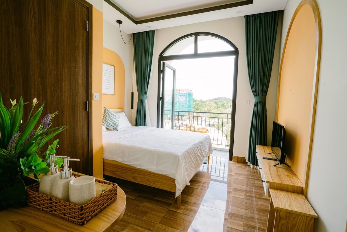 Mộc HomeStay GrandWorld Phú Quốc pool and grounds in Ganh Dau
