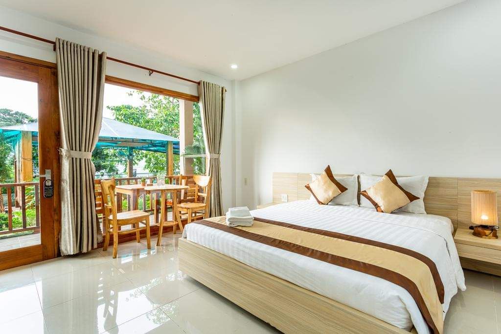 Mộc Lam Bungalow Phú Quốc pool and grounds in Long Beach