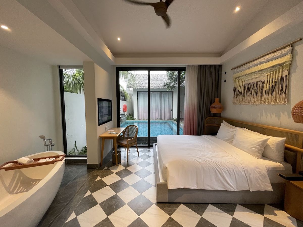 New World Phu Quoc Resort pool and grounds in Long Beach