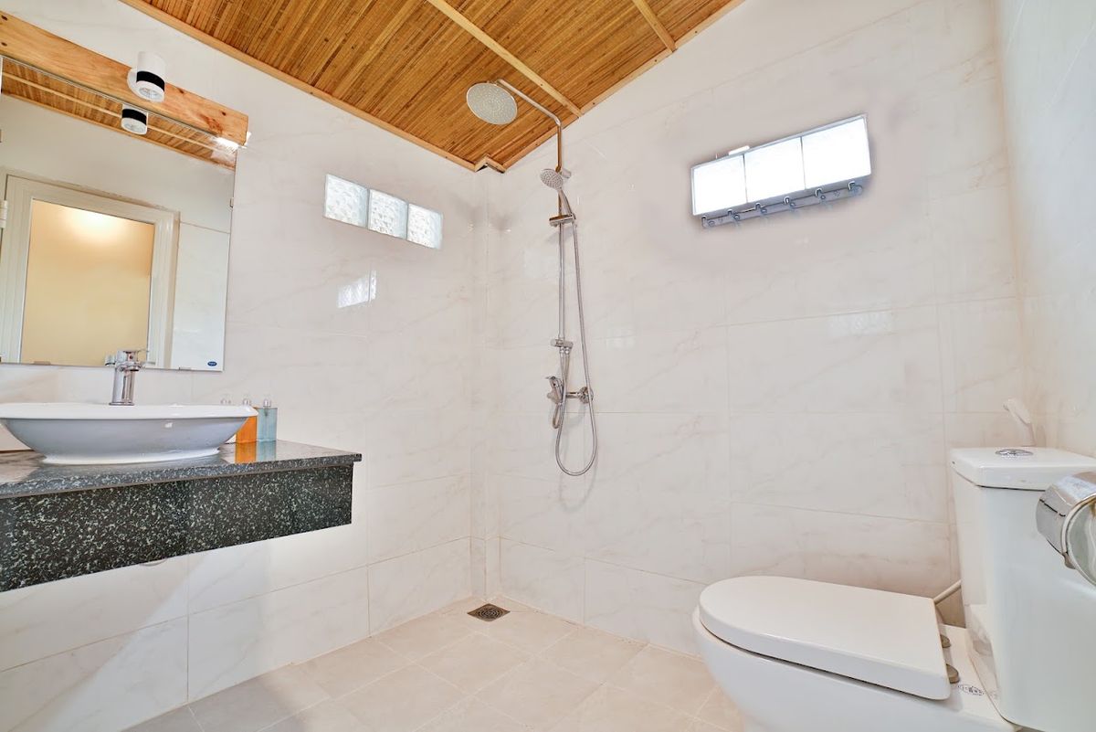 Nha Minh Bungalows room interior in Ong Lang