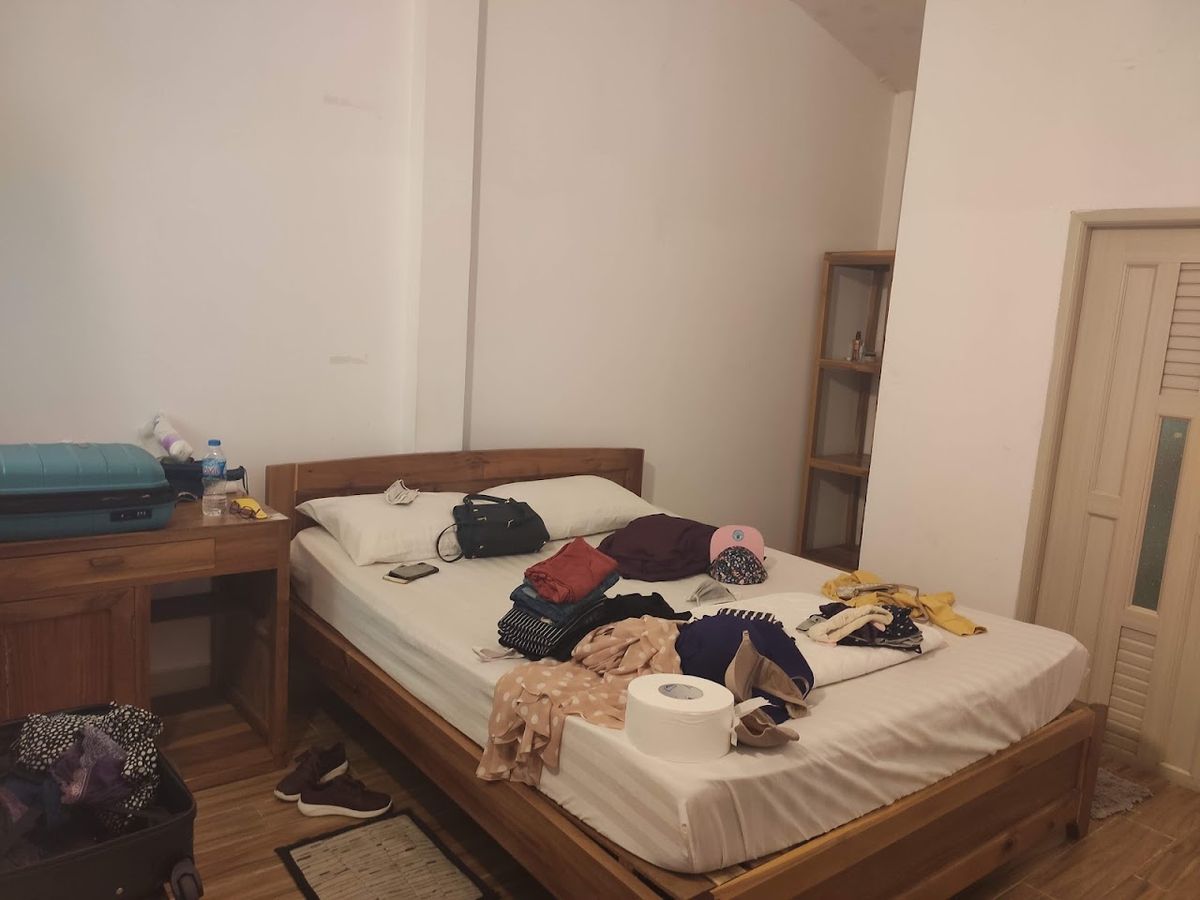 Orchid Guesthouse pool and grounds in Duong Dong