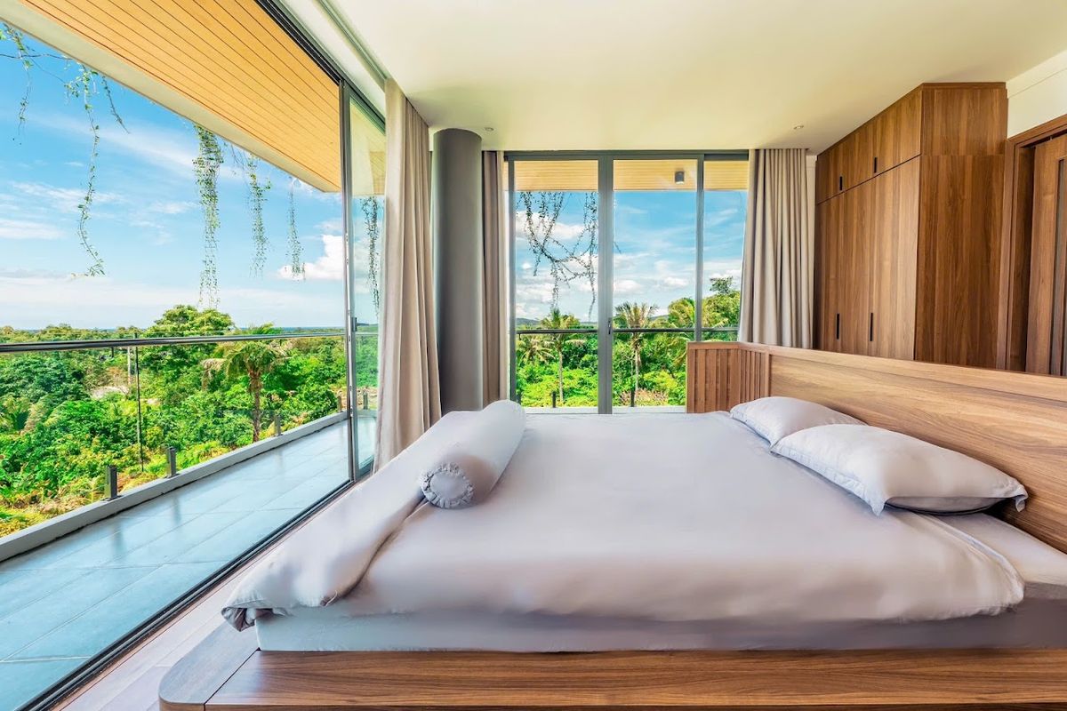 Peppercorn Villas PQ pool and grounds in Ong Lang