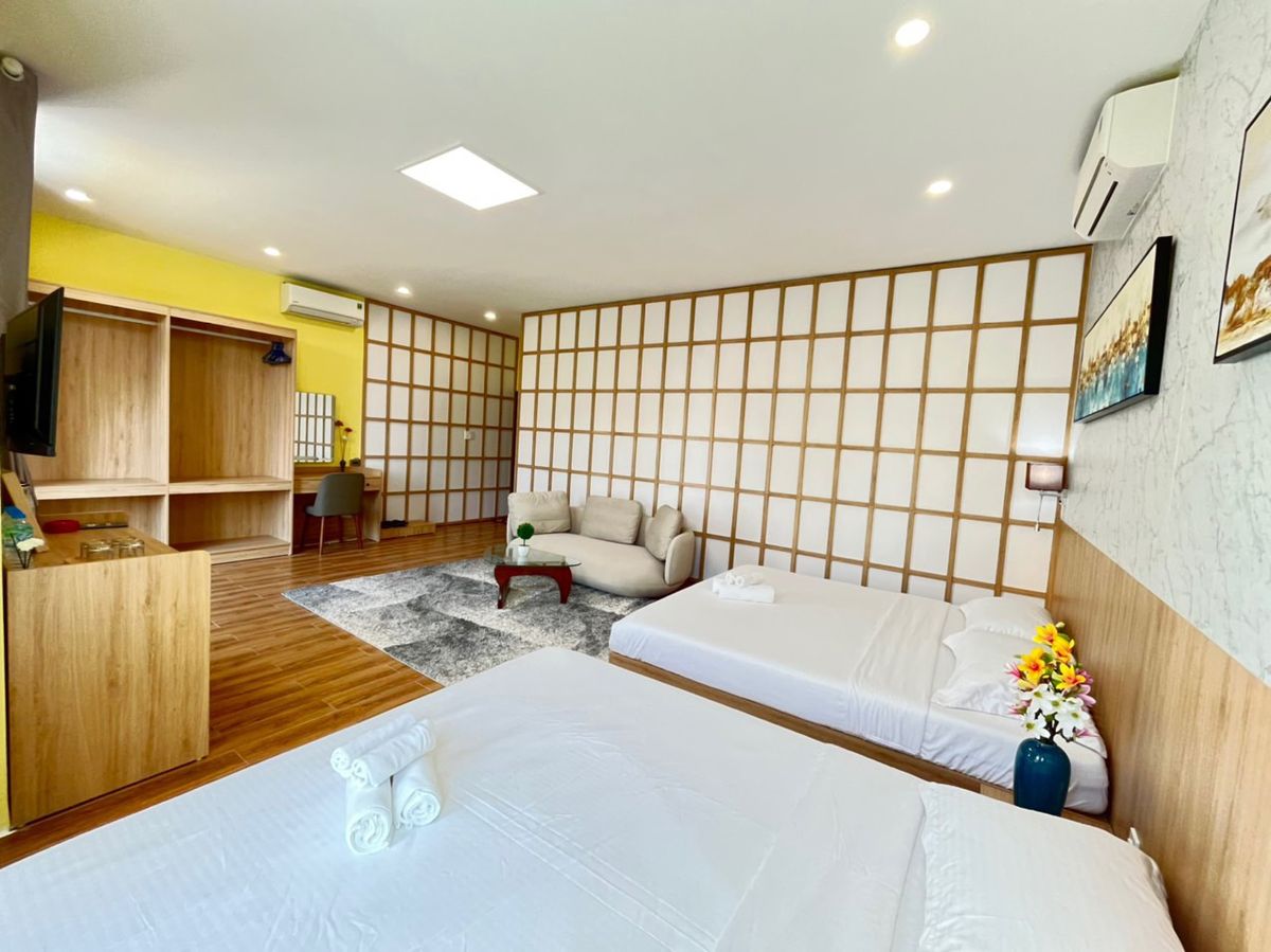 PowerMia Minihotel Grandworld pool and grounds in Bai Dai