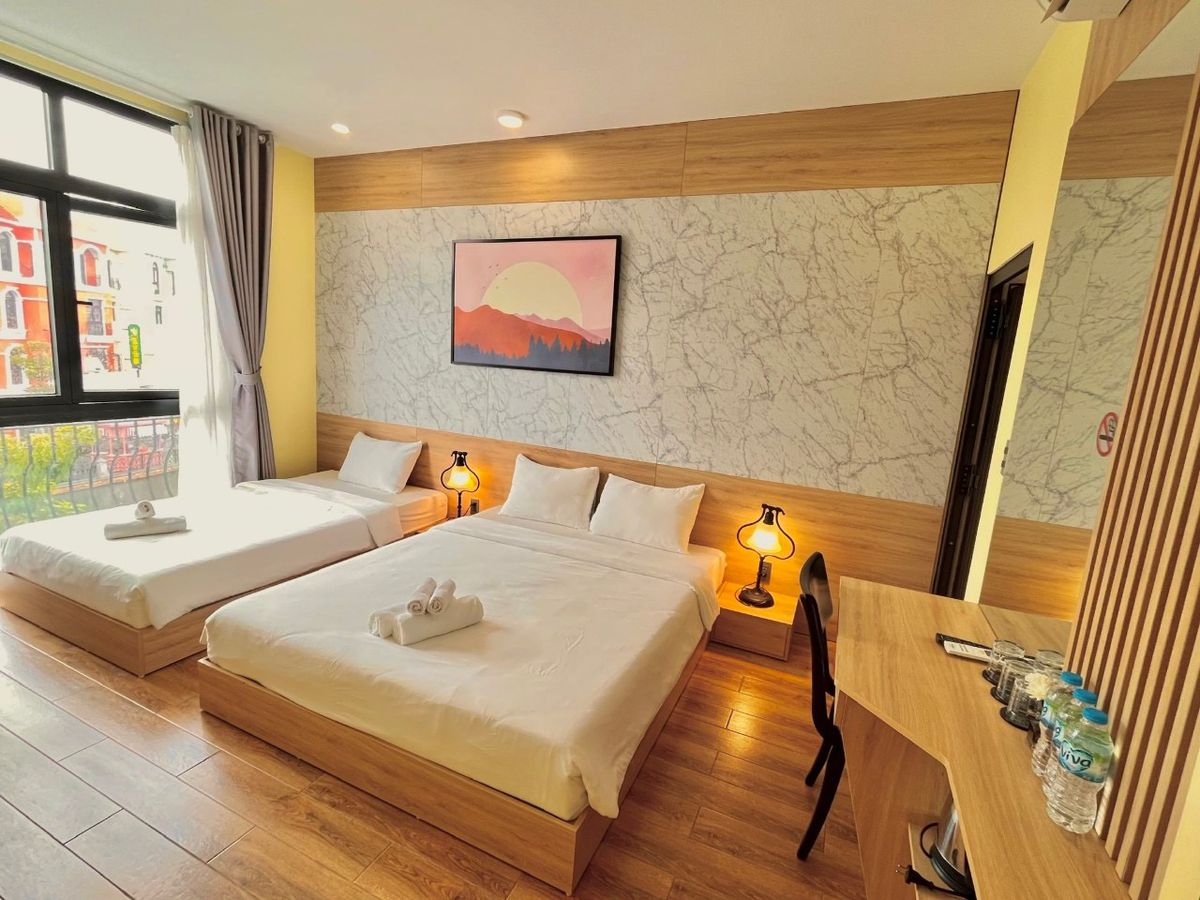 PowerMia Minihotel Grandworld room interior in Bai Dai