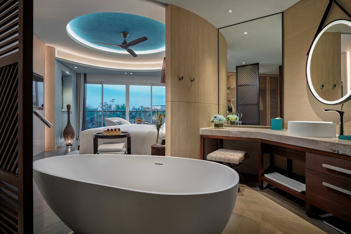 Pullman Phu Quoc Beach Resort facilities in Long Beach