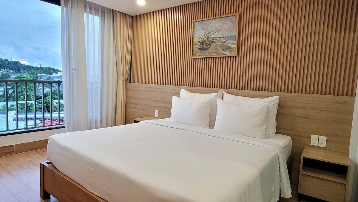 ROSETTA HOTEL PHÚ QUỐC pool and grounds in Duong Dong