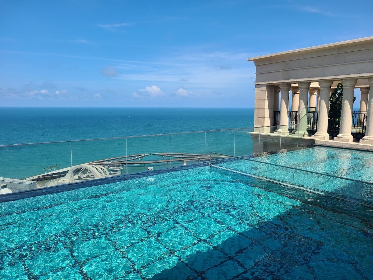 Rosie Hillside Phu Quoc apartment pool and grounds in An Thoi