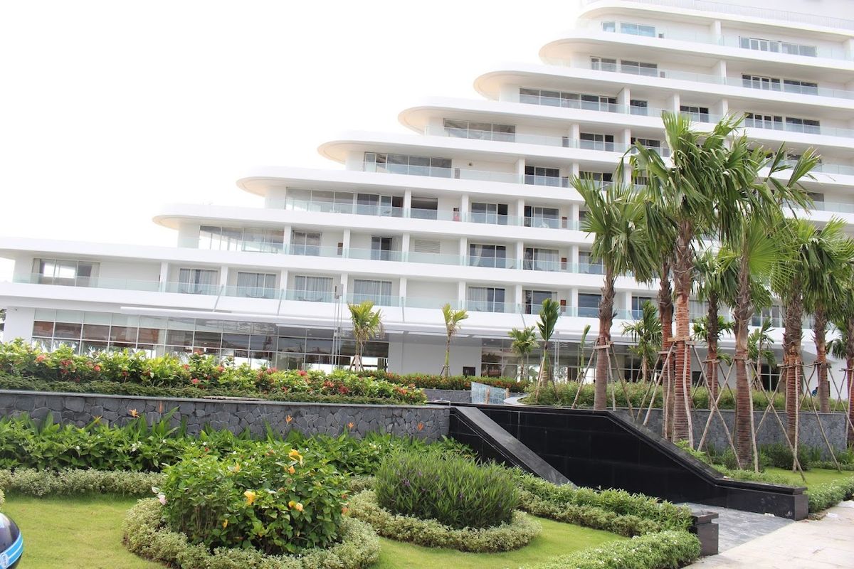 Seashells Phu Quoc Hotel & Spa exterior in Long Beach