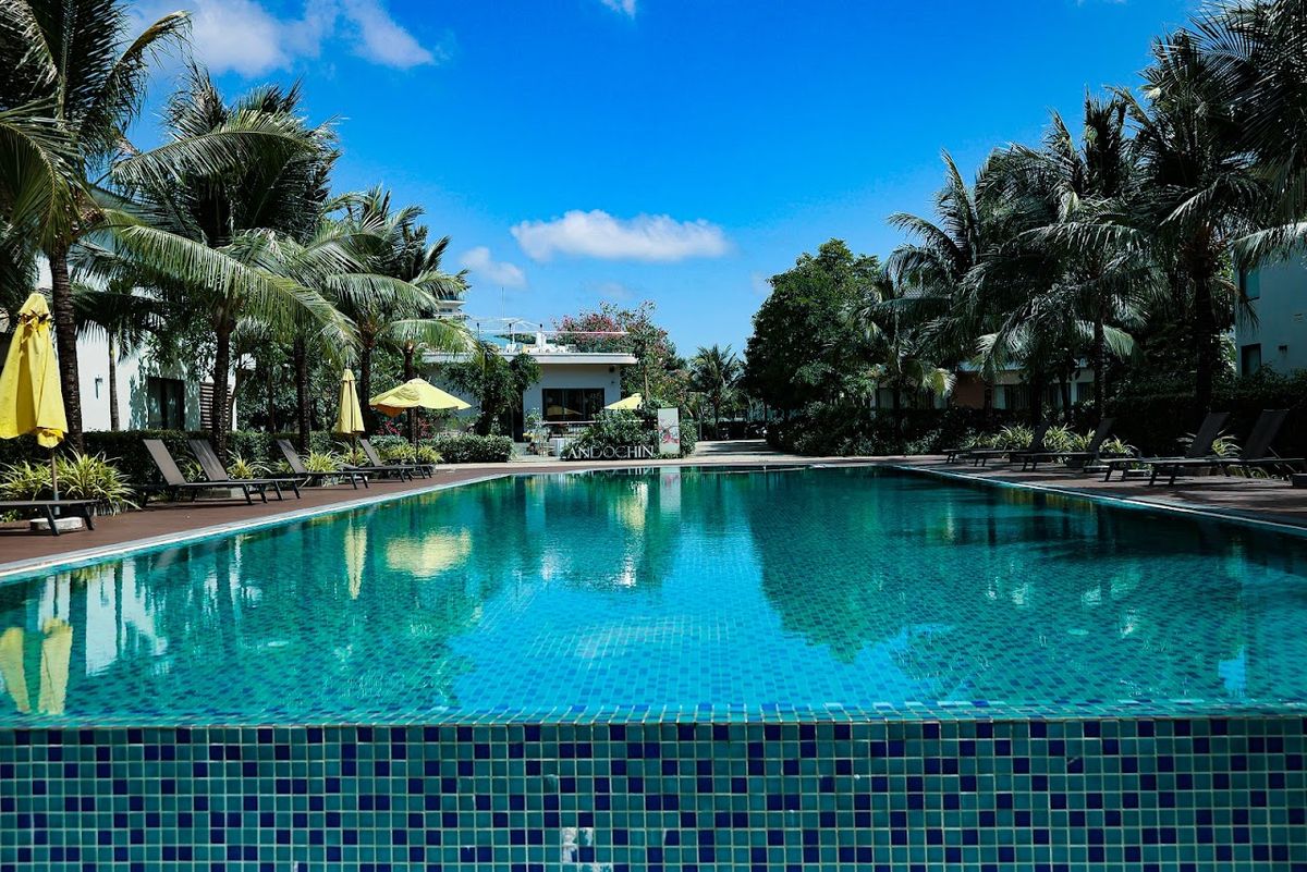 SONAGA BEACH RESORT & VILLA room interior in Long Beach