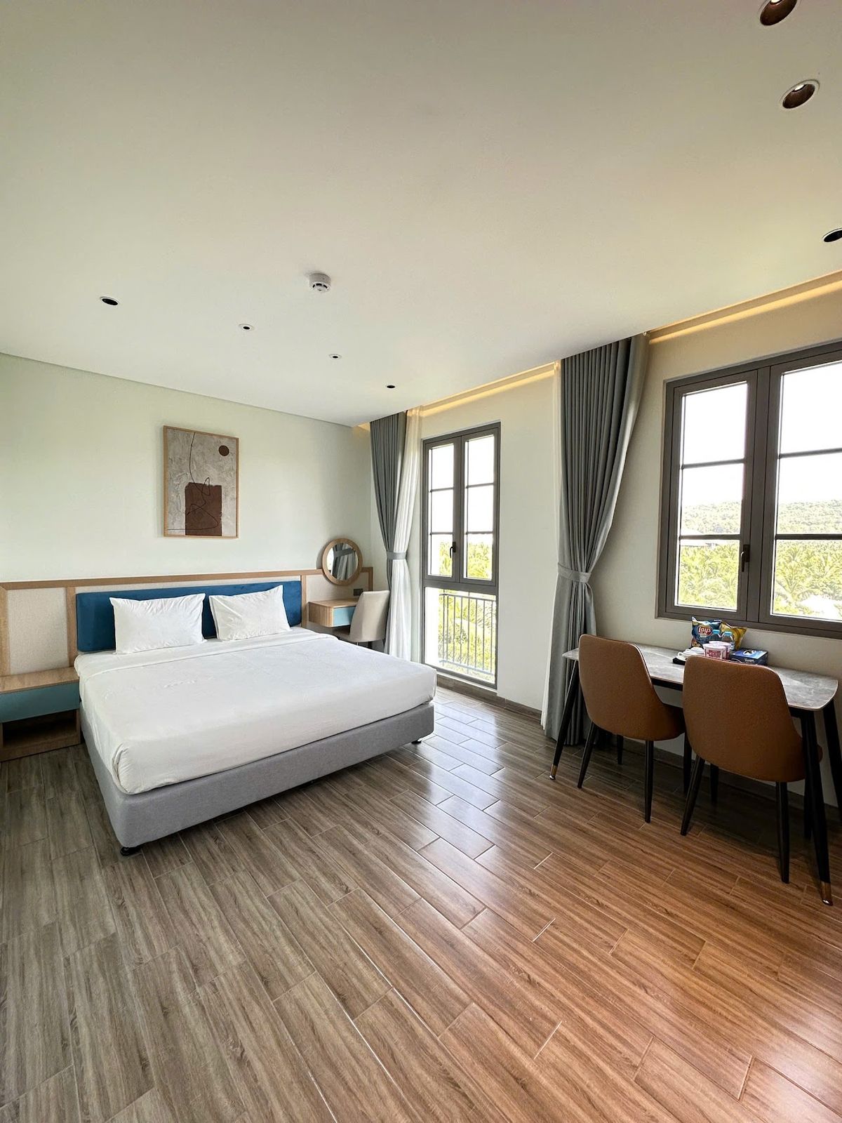 Sora Hotel Phu Quoc pool and grounds in Bai Sao
