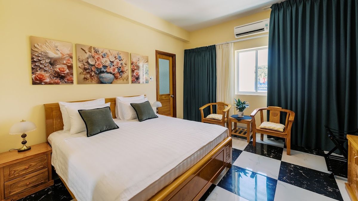 Soul History Hotel Phu Quoc (ex Luxy Park Hotel) pool and grounds in Duong Dong