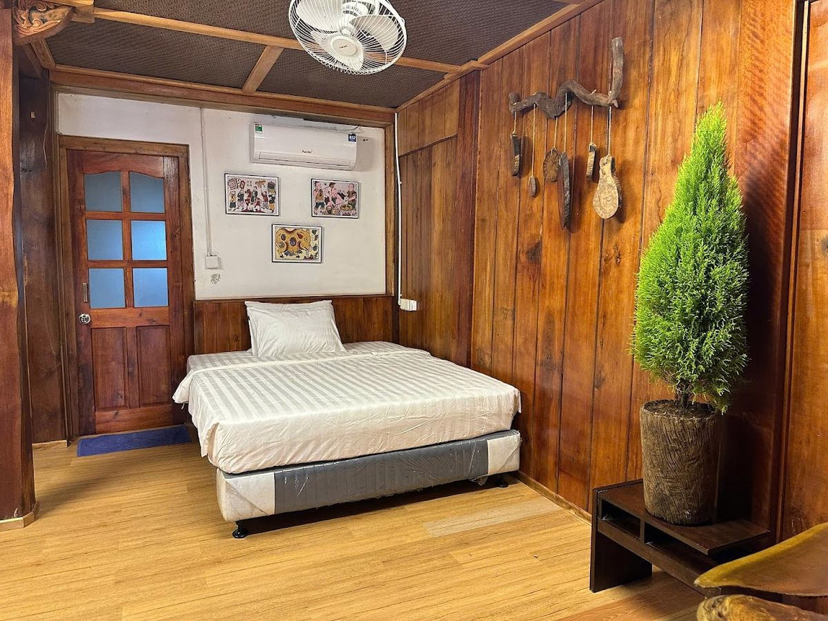 Suncosy Central Resort pool and grounds in Duong Dong